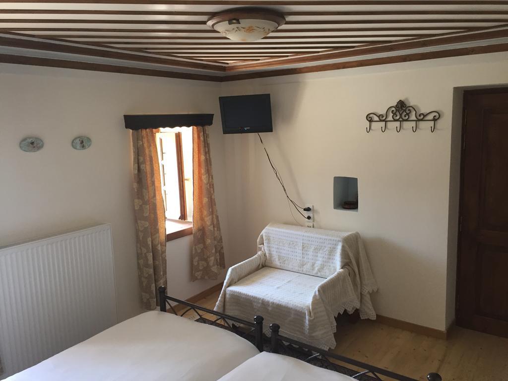 Elafotopos Hotel エクステリア 写真